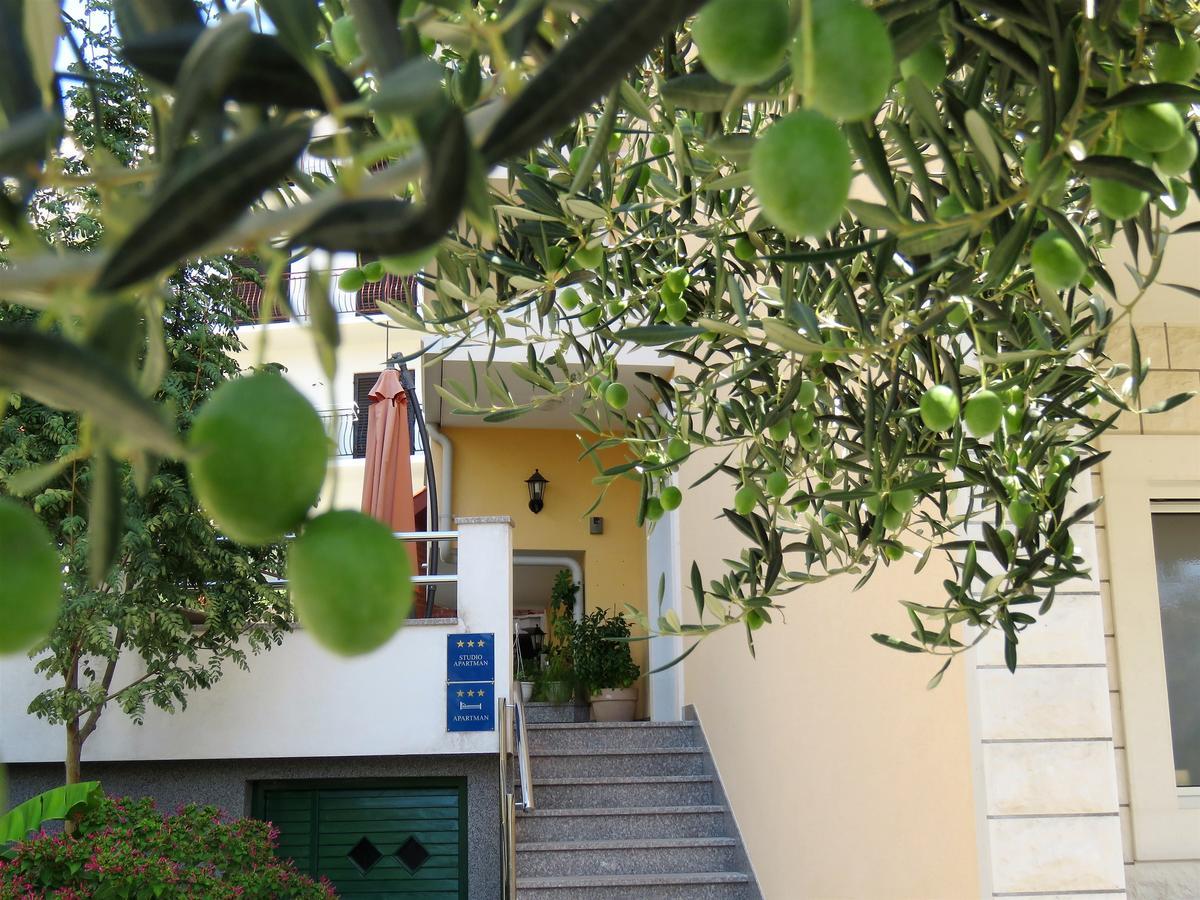 Apartments Kojan Omiš Exteriér fotografie